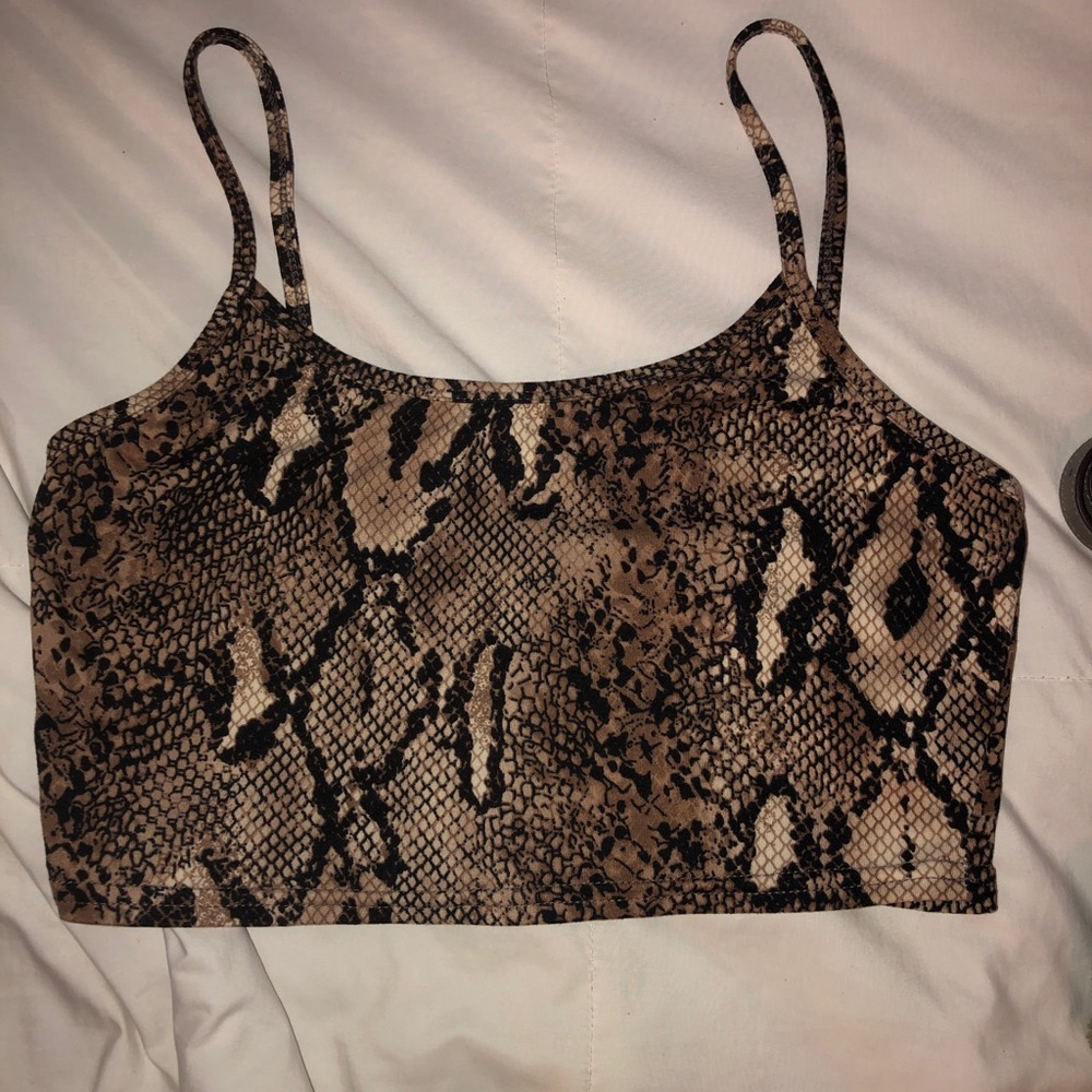 3 crop tops never worn